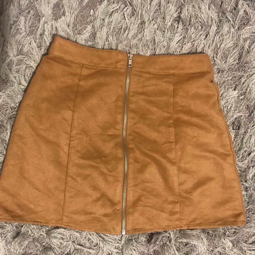 Tan Skirt - Picture 2 of 3